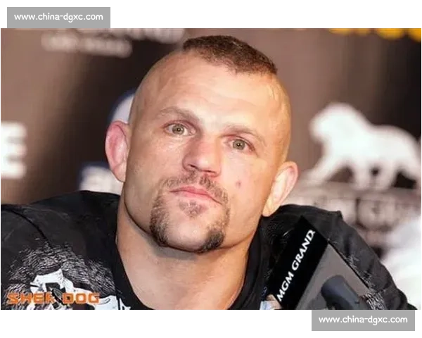UFC猿人对决冰人全纪录从恩怨升级到铁笼巅峰碰撞的热血传奇